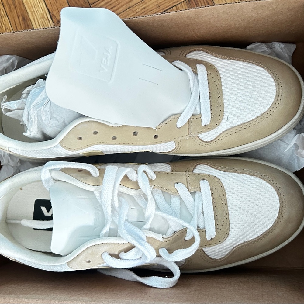 Veja V-10 Alveomesh White Butter Almond Women’s Athletic Shoes